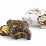 Colomba farcita con crema di pistacchio e ricoperta di Cioccolato extra fondente - 900g
